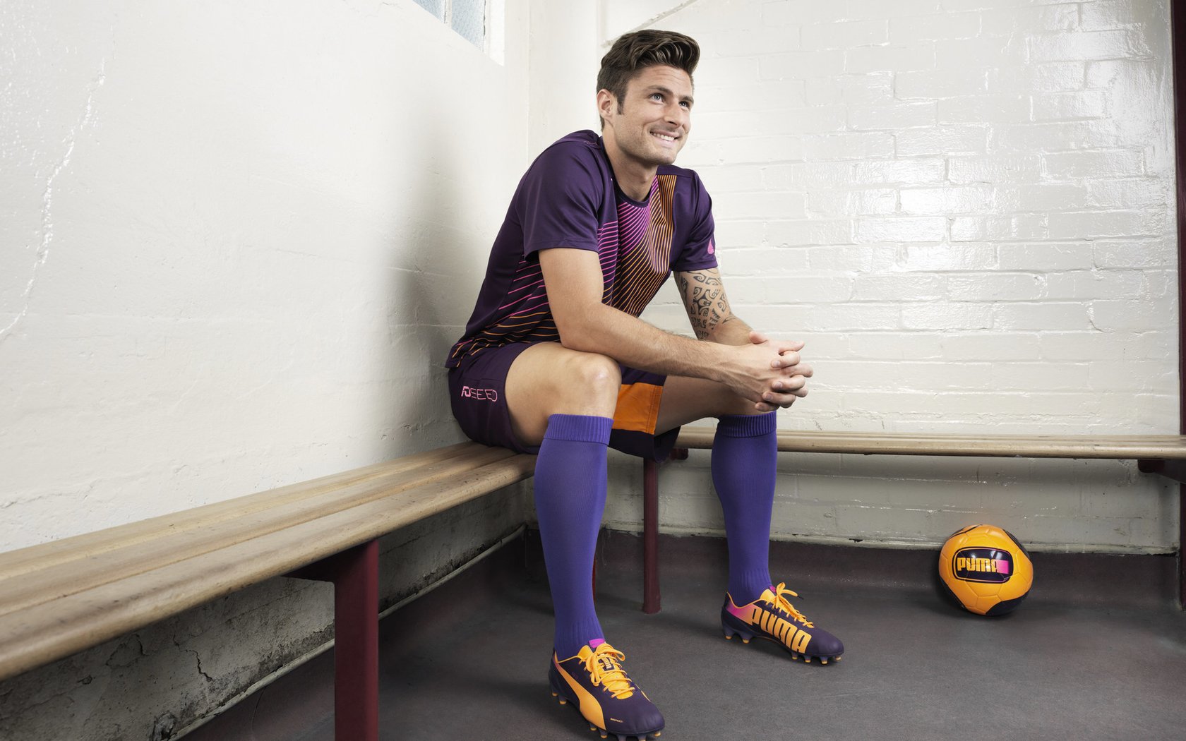 圣西罗奇迹夜,布鲁诺导演史诗逆转,AC米兰击碎那不勒斯神话